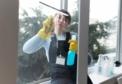 Nettoyage de vitres intérieures et extérieures à Marchastel
